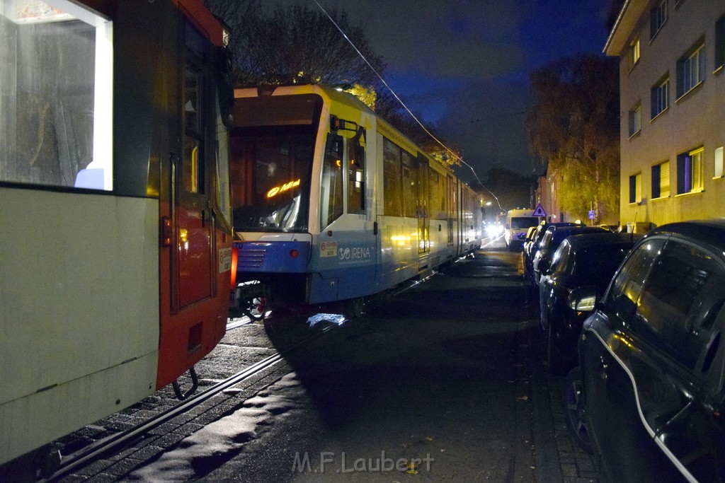 KVB Bahn Bremsen heissgelaufen Koeln Lindenthal Luxemburgerstr Neuenhoeferallee P34.JPG - Miklos Laubert